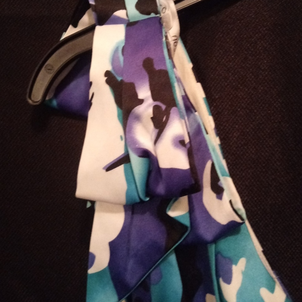 Dress - Picture 4 of 5